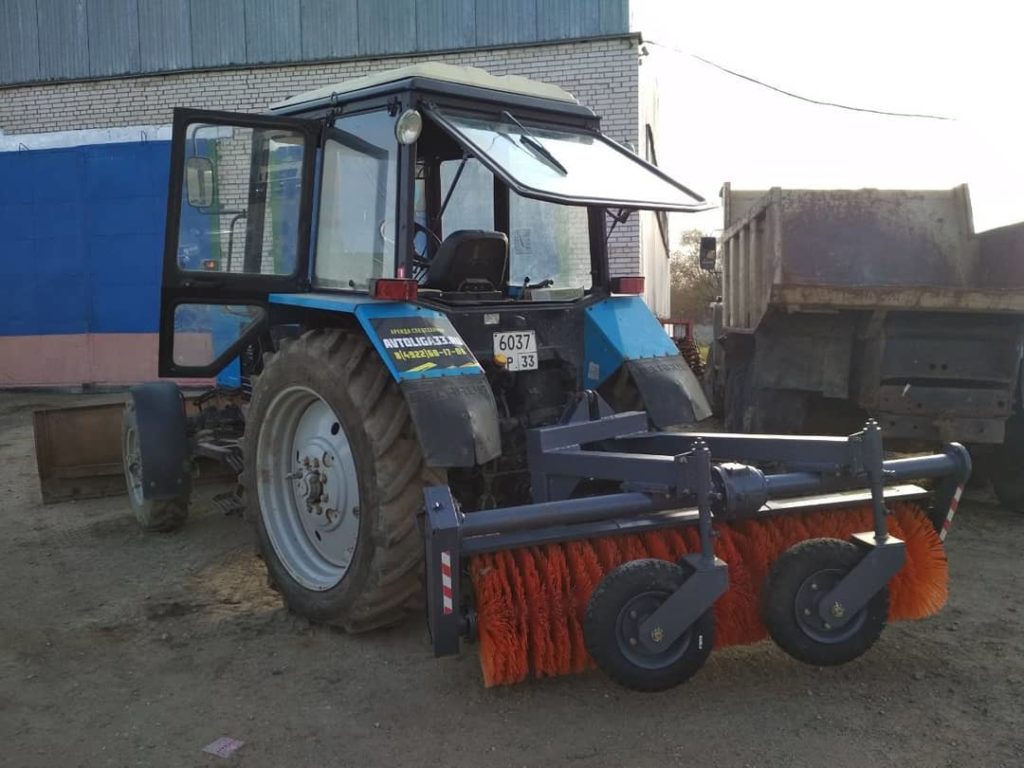 Услуги трактора с щеткой во Владимире области - заказать аренду ...